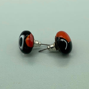 Murrini round glass stud earrings - Black & white circles with red glass