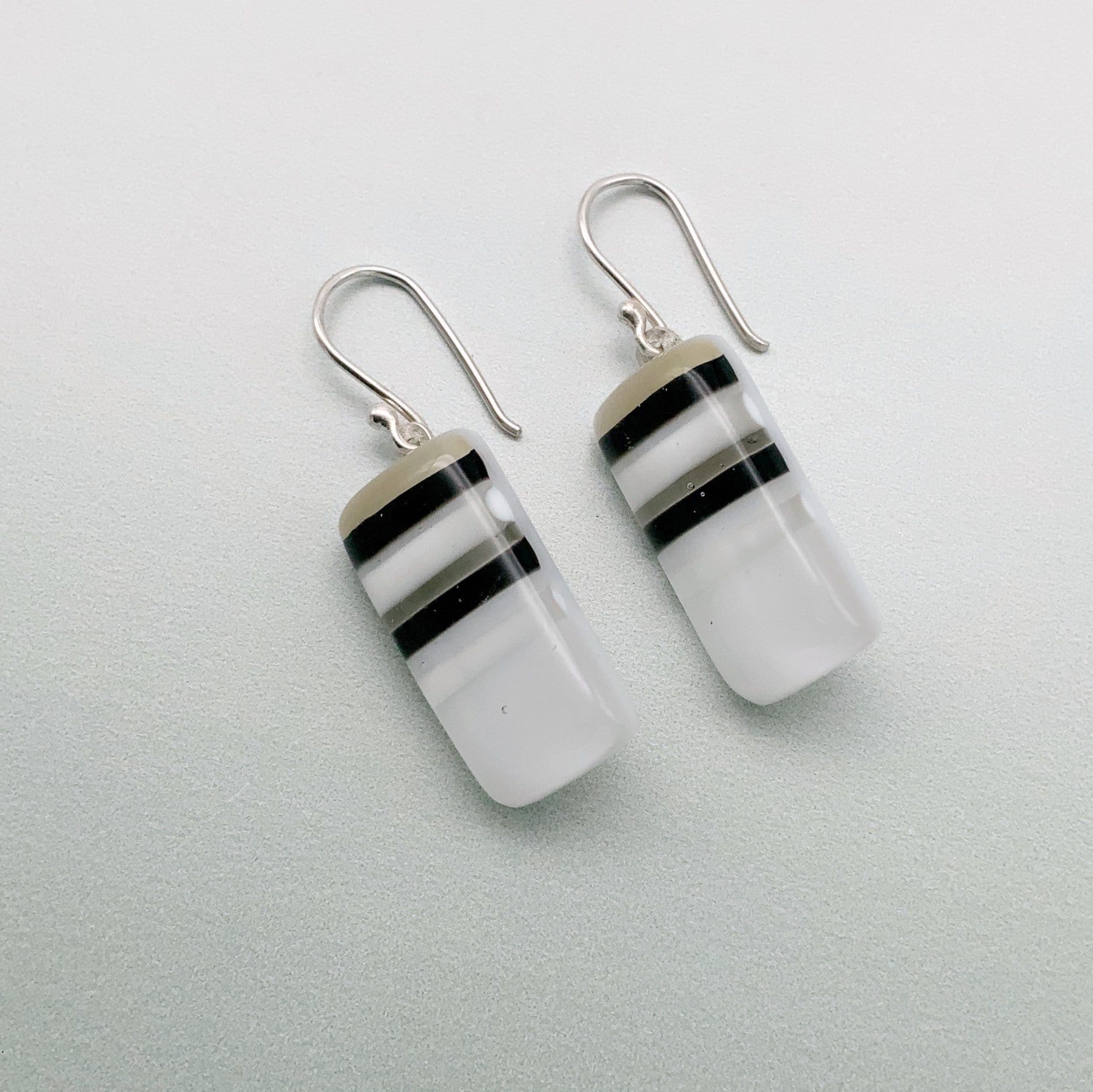 Sweetie short glass dangle earrings - Vanilla Chocolate