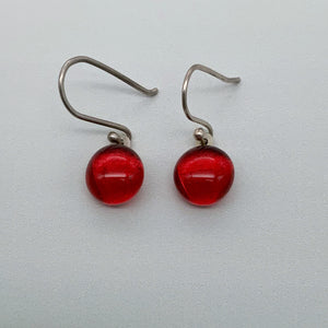 Transparent glass dangles in stunning colours