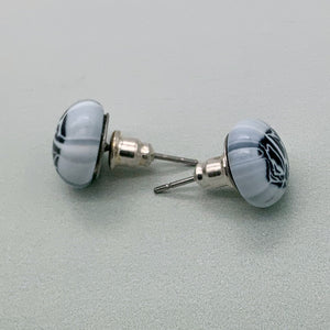 White with black marmo stud earrings
